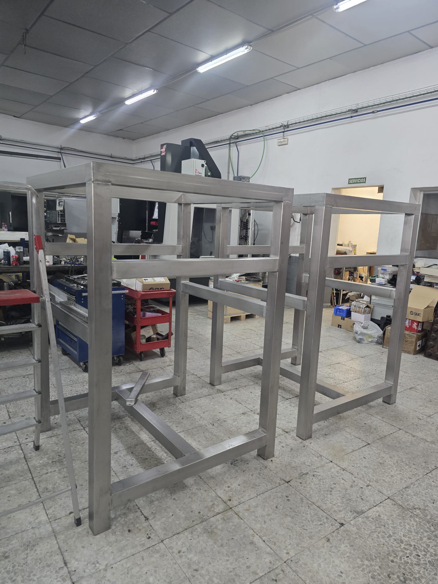 Soldadura del bastidor del porcionador en el taller CME
